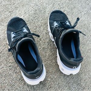 ON Running CloudSwift Women Size 7 Pre-Owned Good Condition Magnet/Lavender